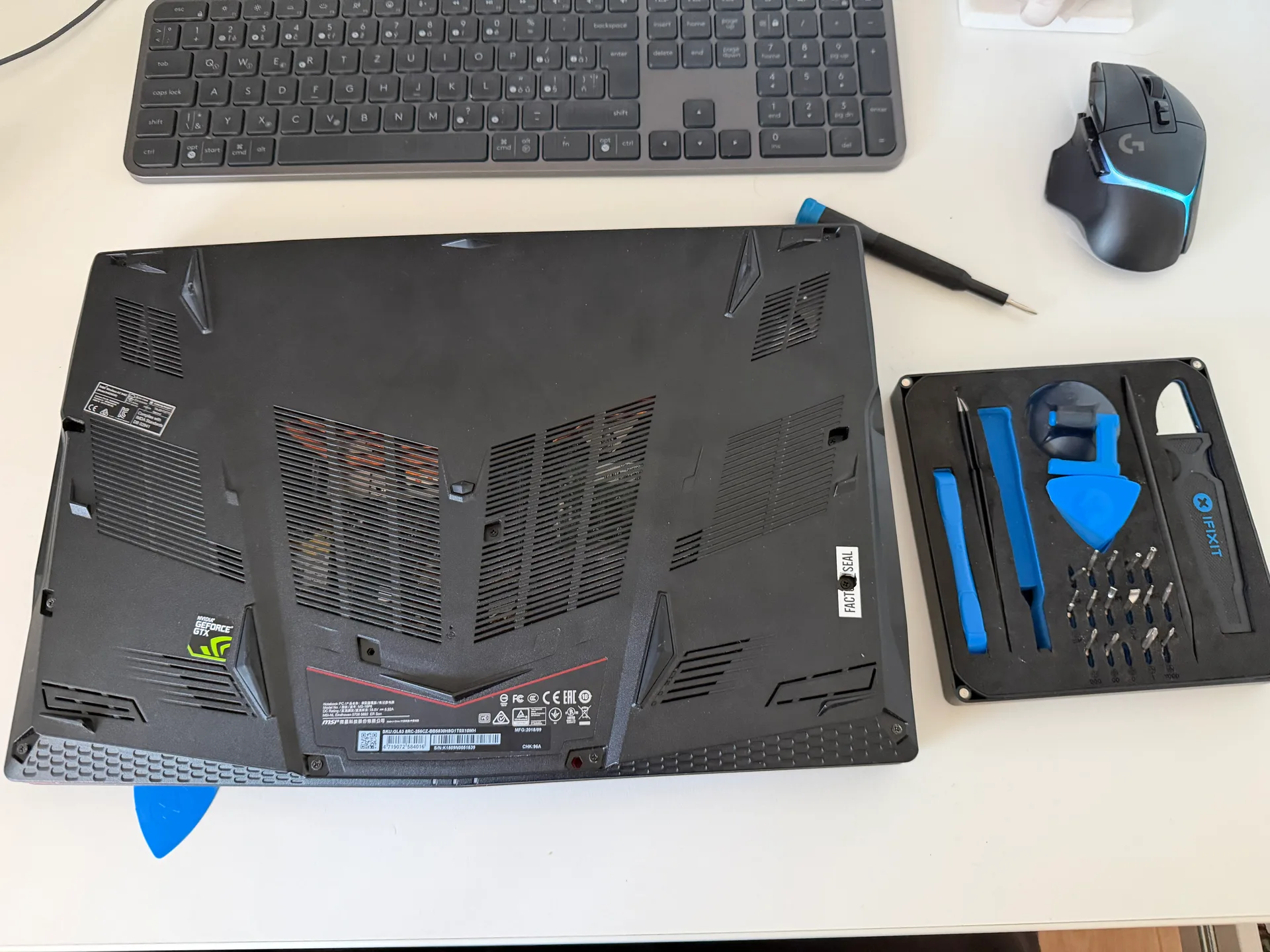 Když software klame tělem: Oživení, oprava a údržba herního notebooku MSI GL63